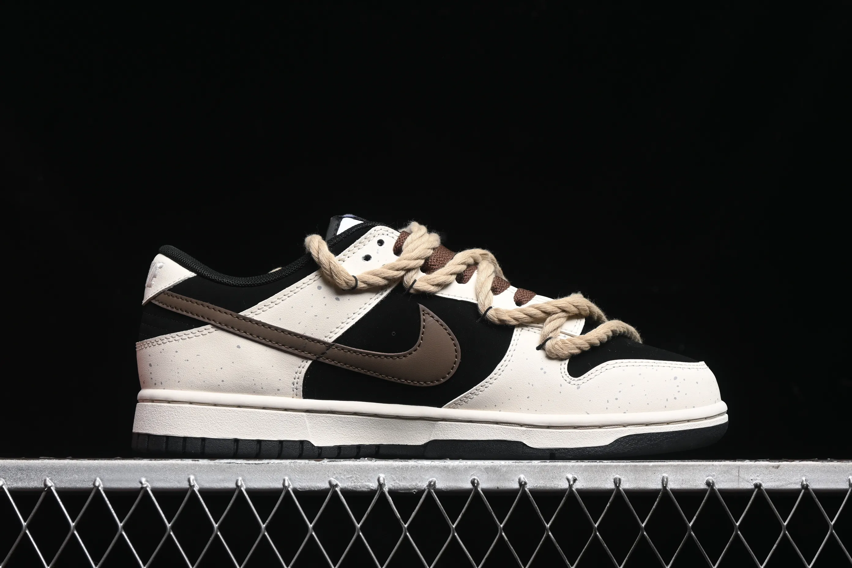 All categories Nk SB Dunk series Nk SB Dunk Low Low-top sneakers Nk Dunk Low TMS Little Red Panda Dopamine Mocha Chinese style splash-ink old deconstruction Low-top casual sneakers DD1391-100